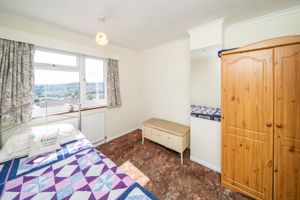 BEDROOM - click for photo gallery